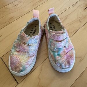 TOMS Toddler Tie-Dye Sneakers